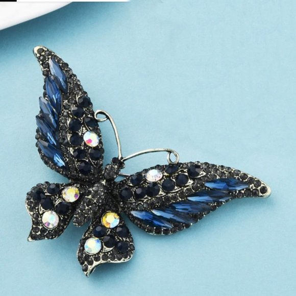 Gorgeous Large Crystal Rhinestone Butterfly Brooch / Necklace Pendant - Picture 9 of 9